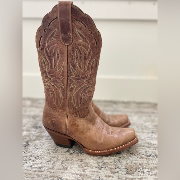 Ariat Tan Leather Heeled Boots - Picture 10 of 10